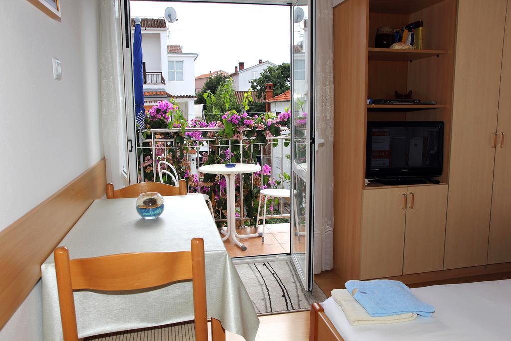 Apartments J&R Babara Biograd Na Moru Bilik gambar